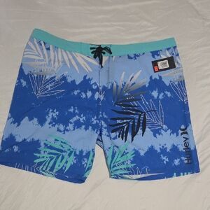 Hurley Men's Blue and Green Leaf Pattern Board Shorts